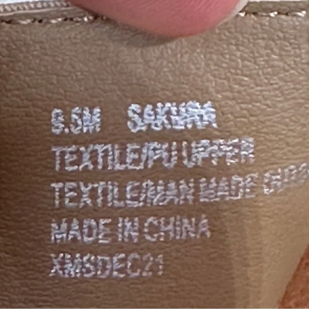 NEW Tommy Bahama‎ Sakura With Silver Elastic Straps